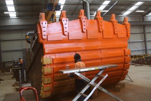 Hitachi EX3600 Bucket Rebuild